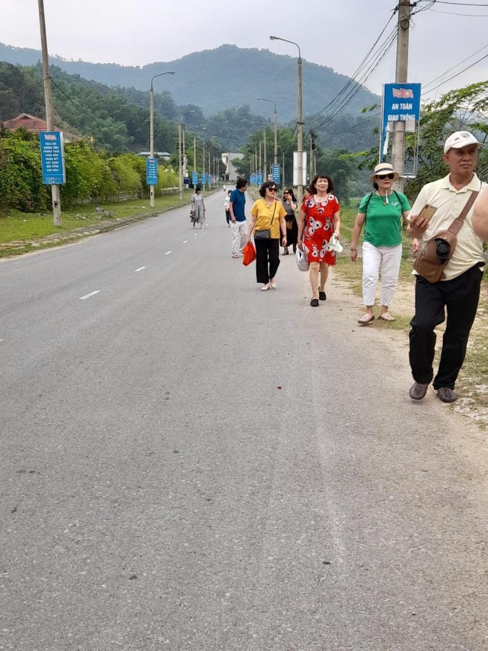 Khach San Vuon Quoc Gia Ba Be Hotel Bac Kan ภายนอก รูปภาพ